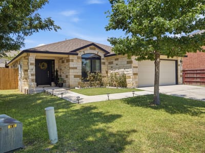 Property photo 3 at 1617 Sunflower ST - 4 bed 2 bath home
