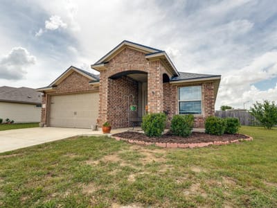 Kitchen at 1618 Woodlands DR - 3 bed 2 bath home