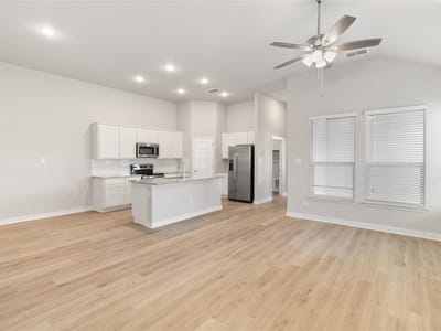 Property photo 4 at 162 Gunner RD - Emma Park Sub Ph 2, Buda, TX