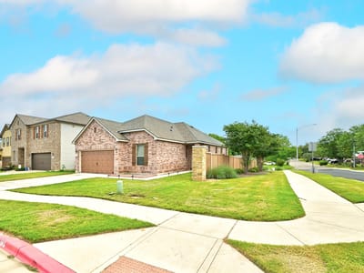 Living area at 1621 Dragonfly Loop - 4 bed 2 bath home
