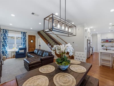 Photo 2 of 36 at 1621 Enfield RD Unit #E - 3 bed 3 bath home
