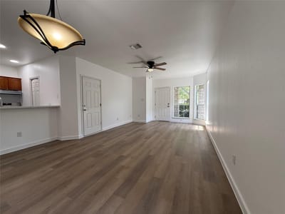 Bathroom at 1621 Parkfield CIR - 3 bed 2 bath home