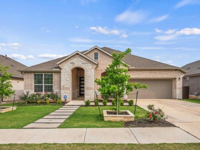 Living area at 1621 Weavers BND - 4 bed 3 bath home