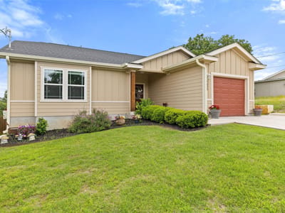 Living area at 1625 Packsaddle TRL - 3 bed 2 bath home