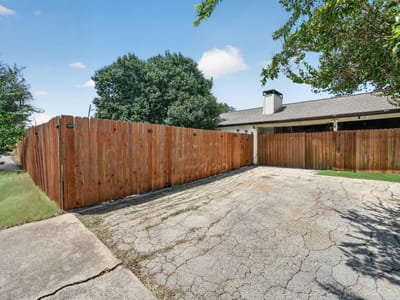 Property photo 2 at 1628 Royal Hill DR - Greenbriar Sec 04, Austin, TX