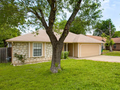 Living area at 16312 Edgemere DR - 3 bed 2 bath home