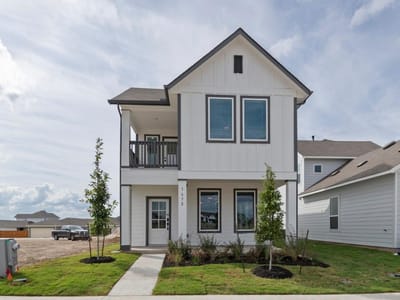 Living area at 1632 Esplanade PKWY - 3 bed 2 bath home