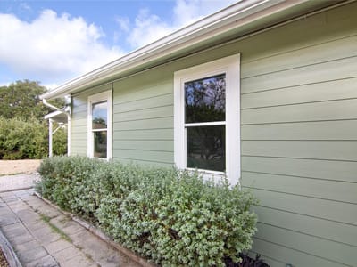 Property photo 2 at 1635 Lakeview DR - 3 bed 2 bath home