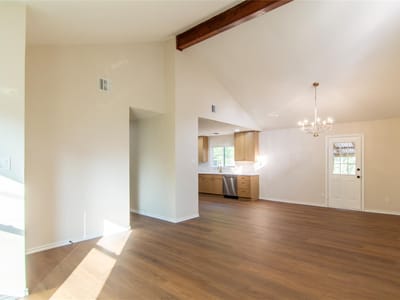 Property photo 5 at 1635 Lakeview DR - 3 bed 2 bath home