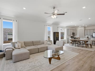 Property photo 3 at 1636 Flying Horseshoe BND - 4 bed 2 bath home