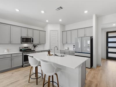 Property photo 4 at 1636 Flying Horseshoe BND - 4 bed 2 bath home