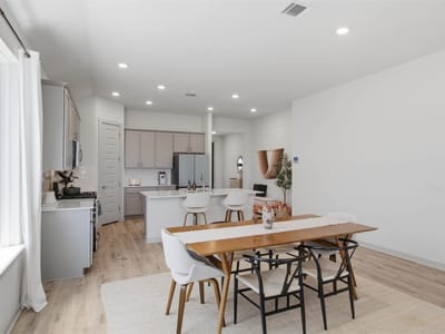 Property photo 5 at 1636 Flying Horseshoe BND - 4 bed 2 bath home