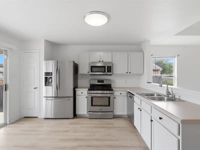 Living area at 164 Opal Lake Dr - 3 bed 2 bath home