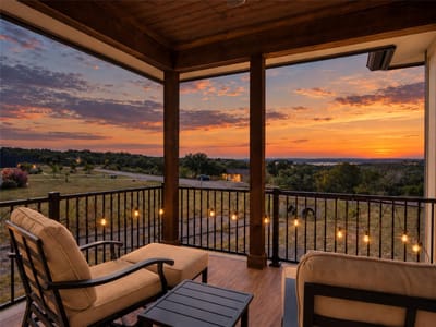 Photo 2 of 37 at 1644 Lake Ridge BLVD - 5 bed 3 bath home
