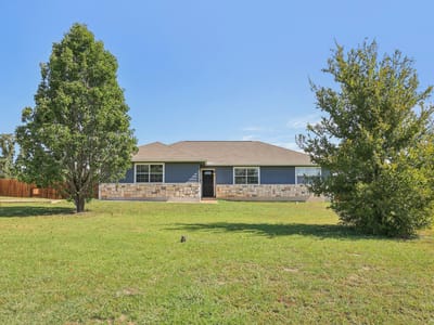 Kitchen at 165 Cattlemens DR - 3 bed 2 bath home