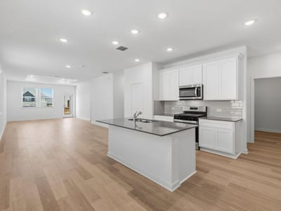 Property photo 4 at 165 Golden Bell WAY - 5 bed 3 bath home