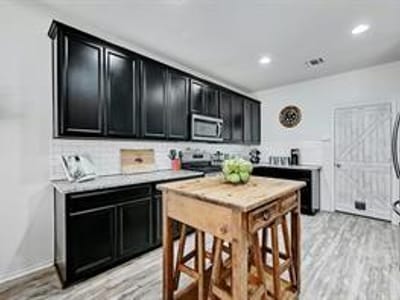 Kitchen at 165 Satsuma Dr - 3 bed 2 bath home