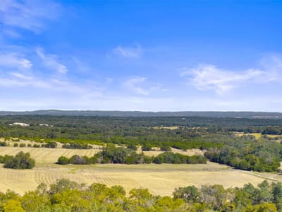 Living area at 1655 N Walnut Springs Rd - The Preserve at Walnut Springs, Johnson City, TX