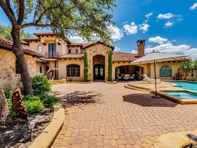 Living area at 166 Encantada - 5 bed 5 bath home