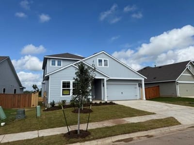 Living area at 166 Wagon Spoke WAY - 4 bed 3 bath home