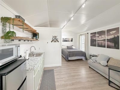 Primary bedroom at 1660 Westview Court DR - 3 bed 2 bath home