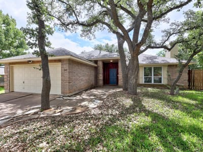 Living area at 16605 Black Kettle DR - 3 bed 2 bath home