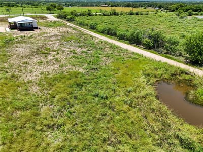 Primary bedroom at 167 Beckham Dr - Cool Water Acres, Dale, TX