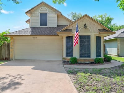 Living area at 16819 Whitebrush LOOP - 3 bed 3 bath home