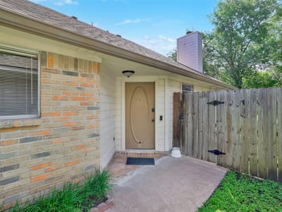 Bathroom at 16819 Whitebrush LOOP - 3 bed 3 bath home