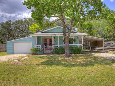 Primary bedroom at 1685 Lakeview Dr - 2 bed 1 bath home