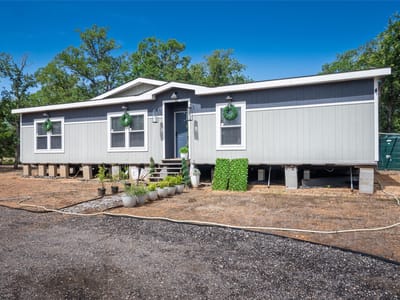 Living area at 1686 FM 2104 - 3 bed 2 bath home