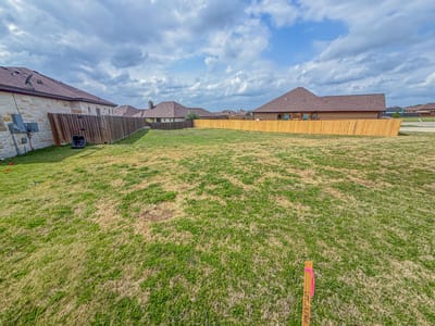 Kitchen at 169 Greg Ln - Home Place/Jarrell 2nd Minor A, Jarrell, TX
