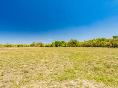 Living area at 169 Sand Hill RD - Campbell Creek Acres, Dale, TX