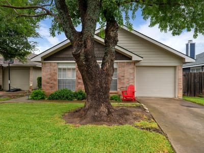 Bathroom at 16931 Whitebrush LOOP - 3 bed 2 bath home