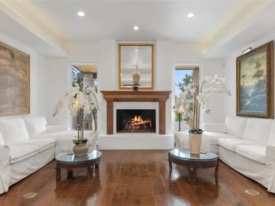Living area at 17 Hedgebrook WAY - 4 bed 3 bath home