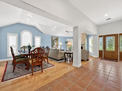 Living area at 17 Stillmeadow Dr - 4 bed 3 bath home