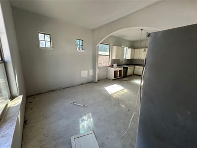 Kitchen at 170 Scarlet Harts Ln - 3 bed 3 bath home