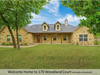 Living area at 170 Woodland CT - 3 bed 2 bath home