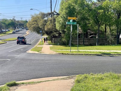 Property photo 5 at 1700 W Stassney LN - Deer Park Sec 05, Austin, TX