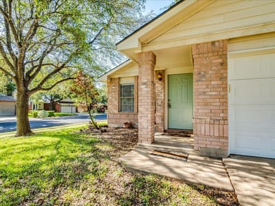 Kitchen at 1701 Friars Tale LN - 3 bed 2 bath home