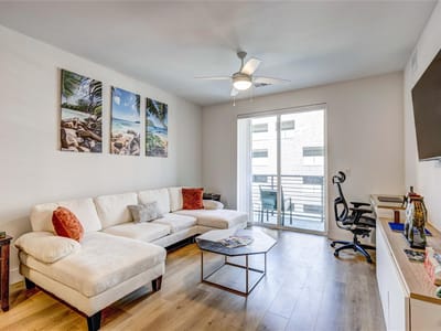 Living area at 1701 Simond Ave Unit #301 - 1 bed 1 bath home