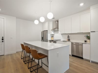Living area at 1701 Simond Ave Unit #305 - 2 bed 2 bath home