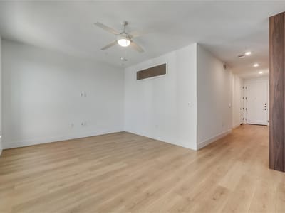 Property photo 5 at 1701 Simond Ave Unit #516 - 1 bed 1 bath home