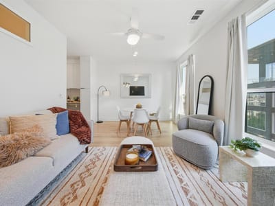 Living area at 1701 Simond Ave Unit #615 - 1 bed 1 bath home