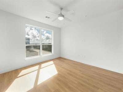 Living area at 1701 Simond Ave Unit #644 - 1 bed 1 bath home