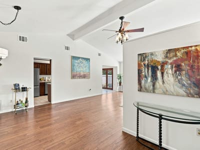 Property photo 5 at 1702 E Messick LOOP - 4 bed 2 bath home