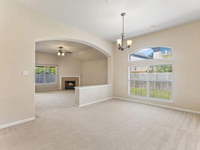 Photo 4 of 40 at 1703 Oakland DR - 4 bed 2 bath home