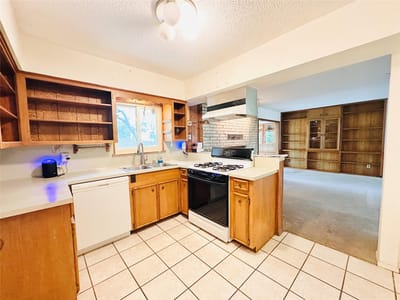 Primary bedroom at 1704 Parkside LN - 4 bed 2 bath home