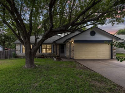 Living area at 1705 Laurel Path - 3 bed 2 bath home