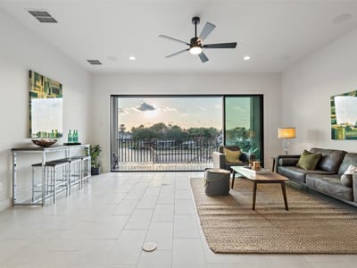 Photo 5 of 38 at 171 Pointview DR - 5 bed 5 bath home